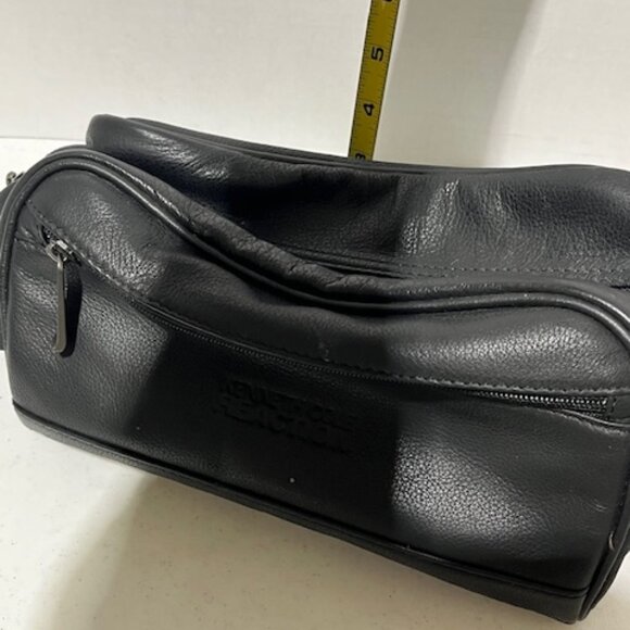 Black Faux Leather Kenneth Cole Reaction Men's Toiletry Zip Bag 9"x4"x4.5" - Picture 8 of 15